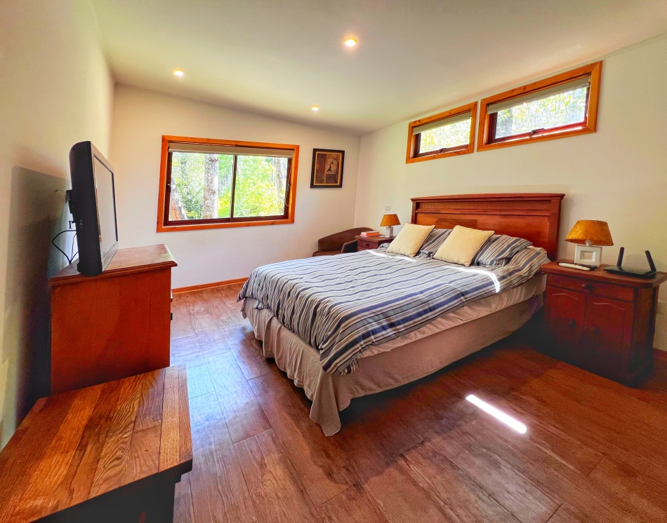 VENTA | Casa 4D3B con Cabaña 2D1B  | Km. 8,5 camino Pucon Villarrica