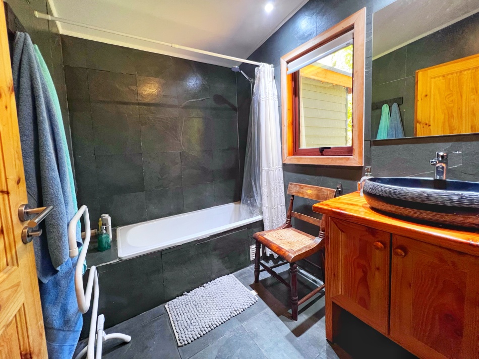 VENTA | Casa 4D3B con Cabaña 2D1B  | Km. 8,5 camino Pucon Villarrica