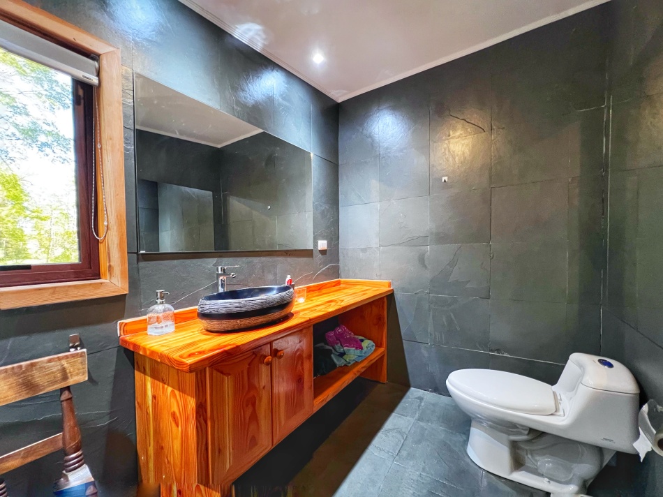VENTA | Casa 4D3B con Cabaña 2D1B  | Km. 8,5 camino Pucon Villarrica