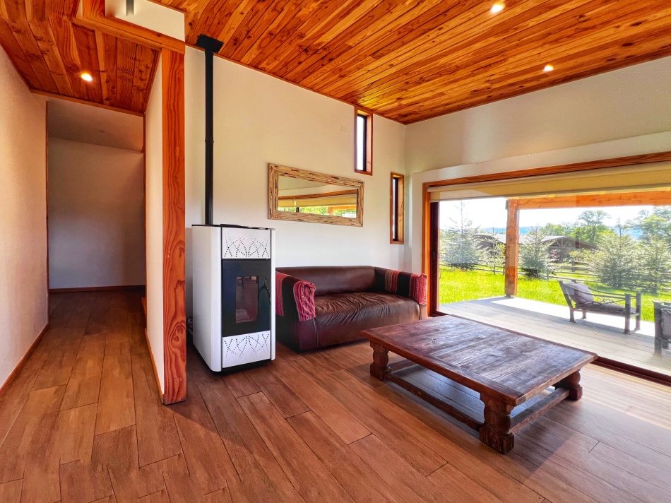 VENTA | Casa 4D3B con Cabaña 2D1B  | Km. 8,5 camino Pucon Villarrica